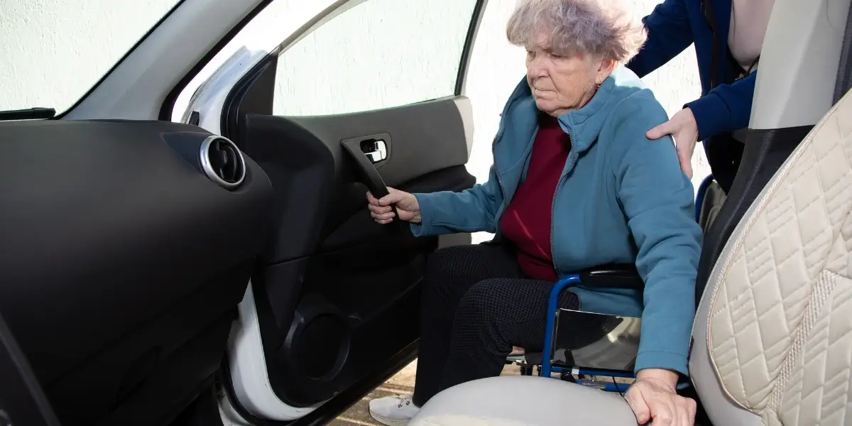 How Seniors Living Alone Can Get to Medical Appointments Without Family Help